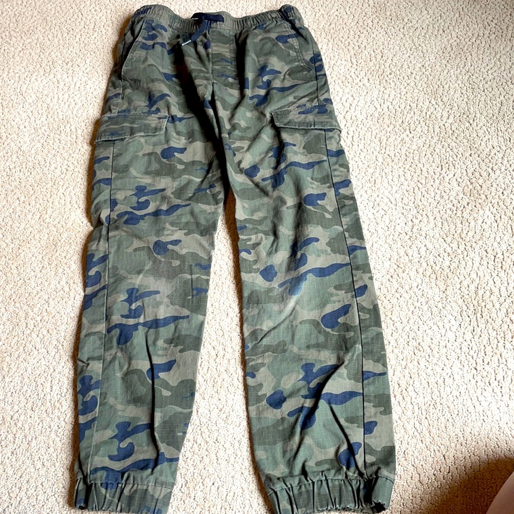 Old Navy camo pants